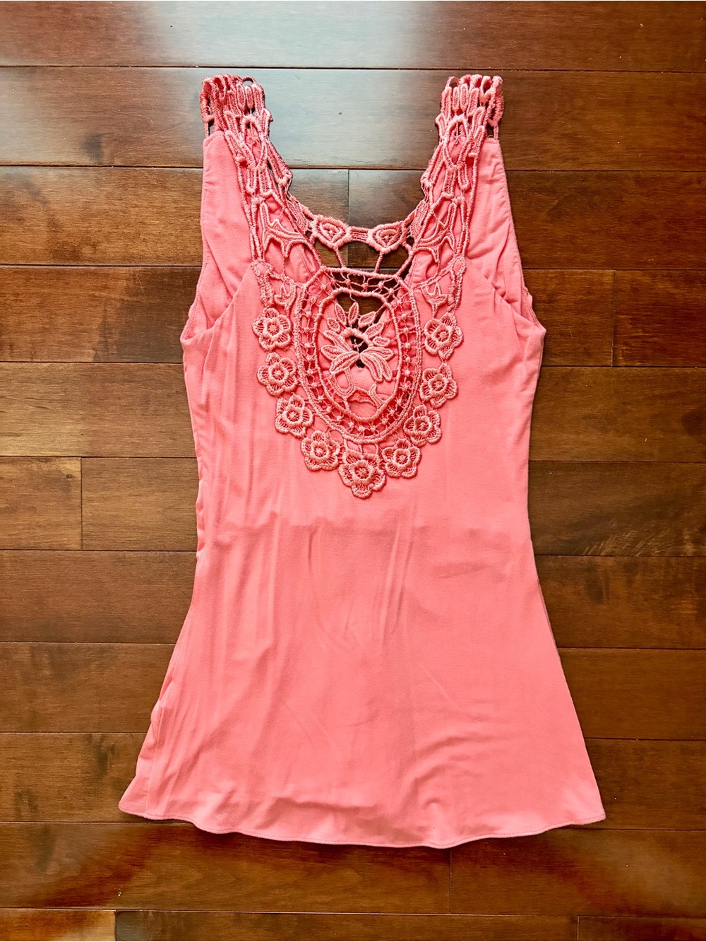 Sky Coral Pink Crochet-Back Sleeveless Tank Top - Picture 2 of 3